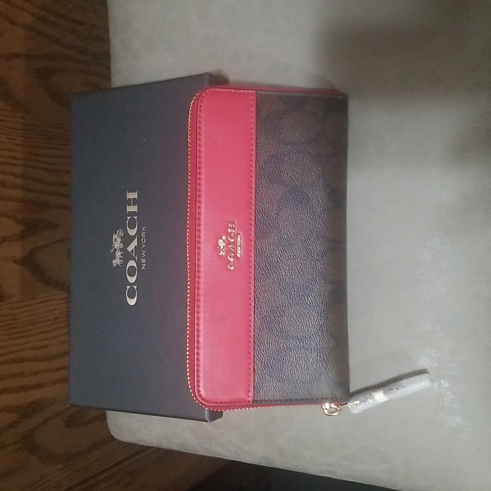 COACH RED BROWN SIGNATURE WALLET NWT